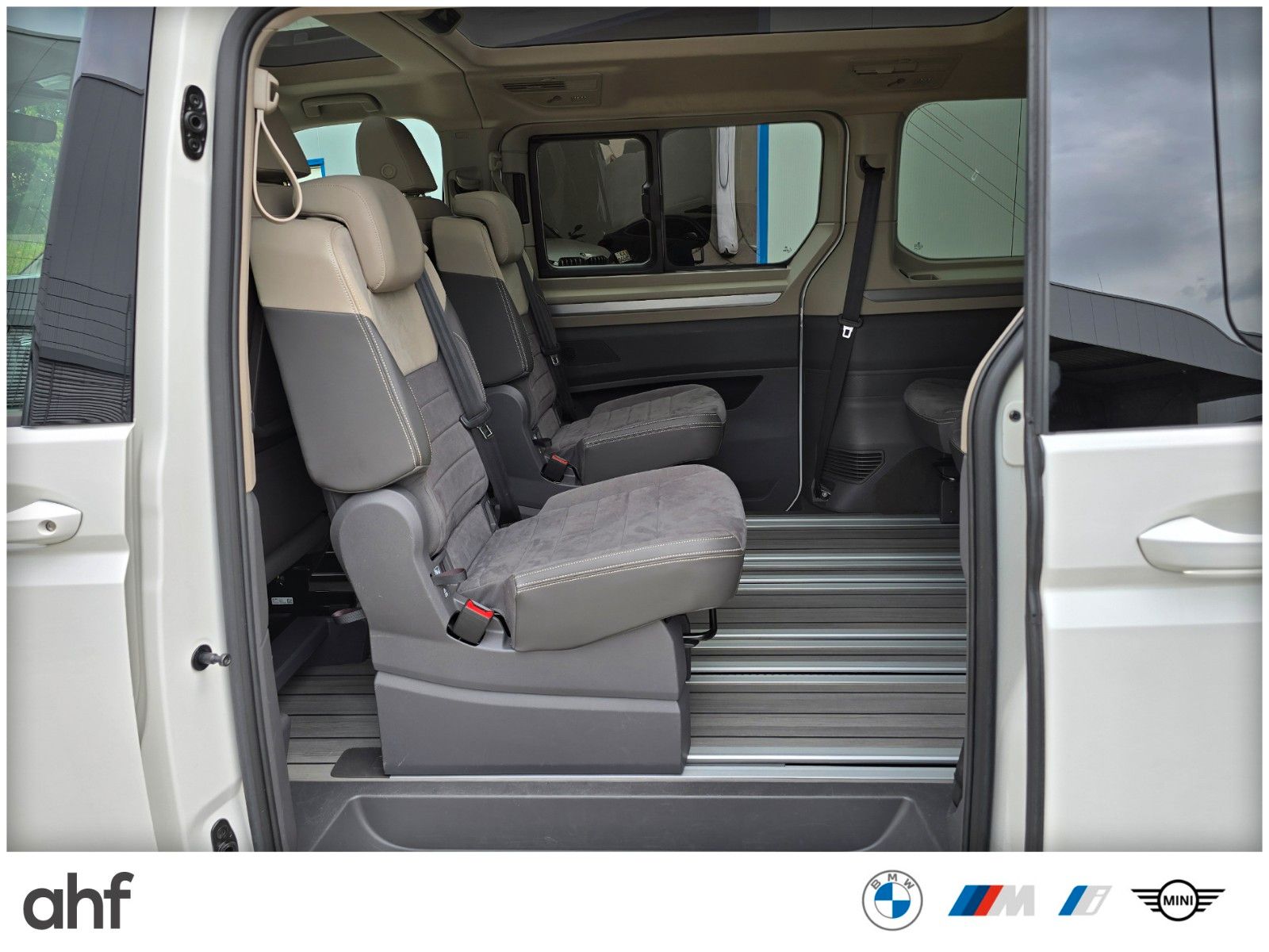 Volkswagen T7 Multivan EDITION LANG - Samsaru's Car Outlet