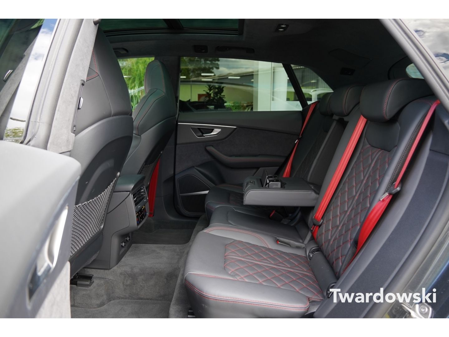 Audi Q8 S line Luftf. AHK PANO Matrix HUD B&O Allr.le