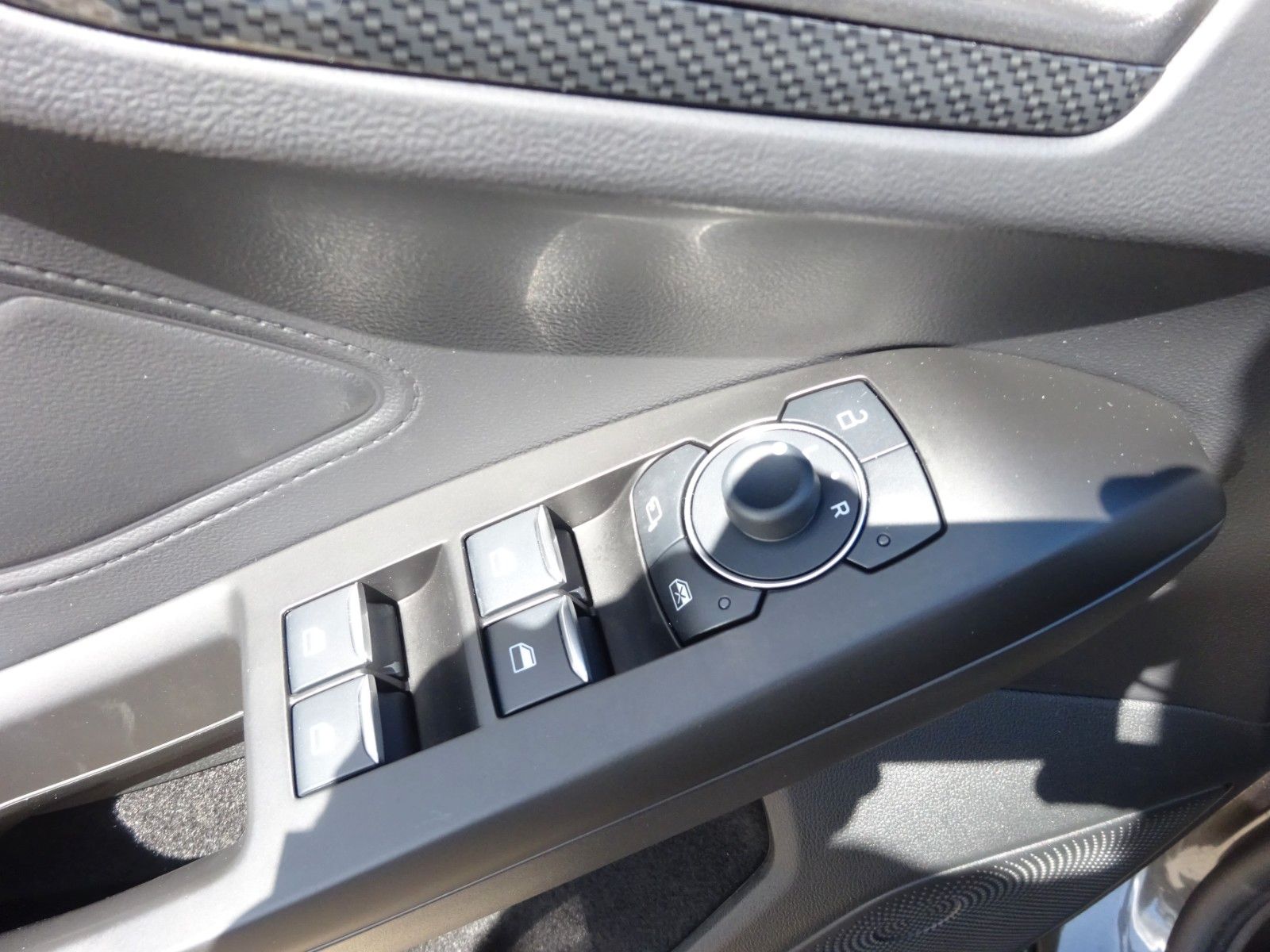 Ford Focus Turnier ST-Line X Autom AHK iACC HuD