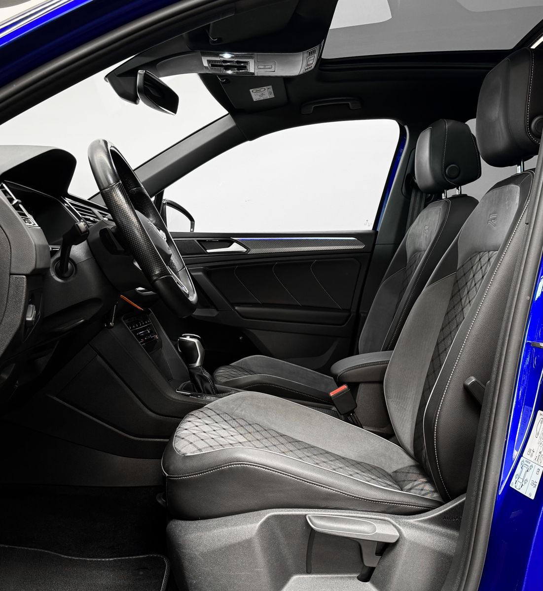 Volkswagen Tiguan R-Line 4M - Samsaru's Car Outlet