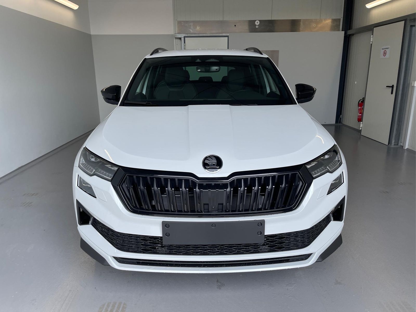 Skoda Karoq Sportline TSI 4x4 360°+19 Zoll+Navi+AHK...