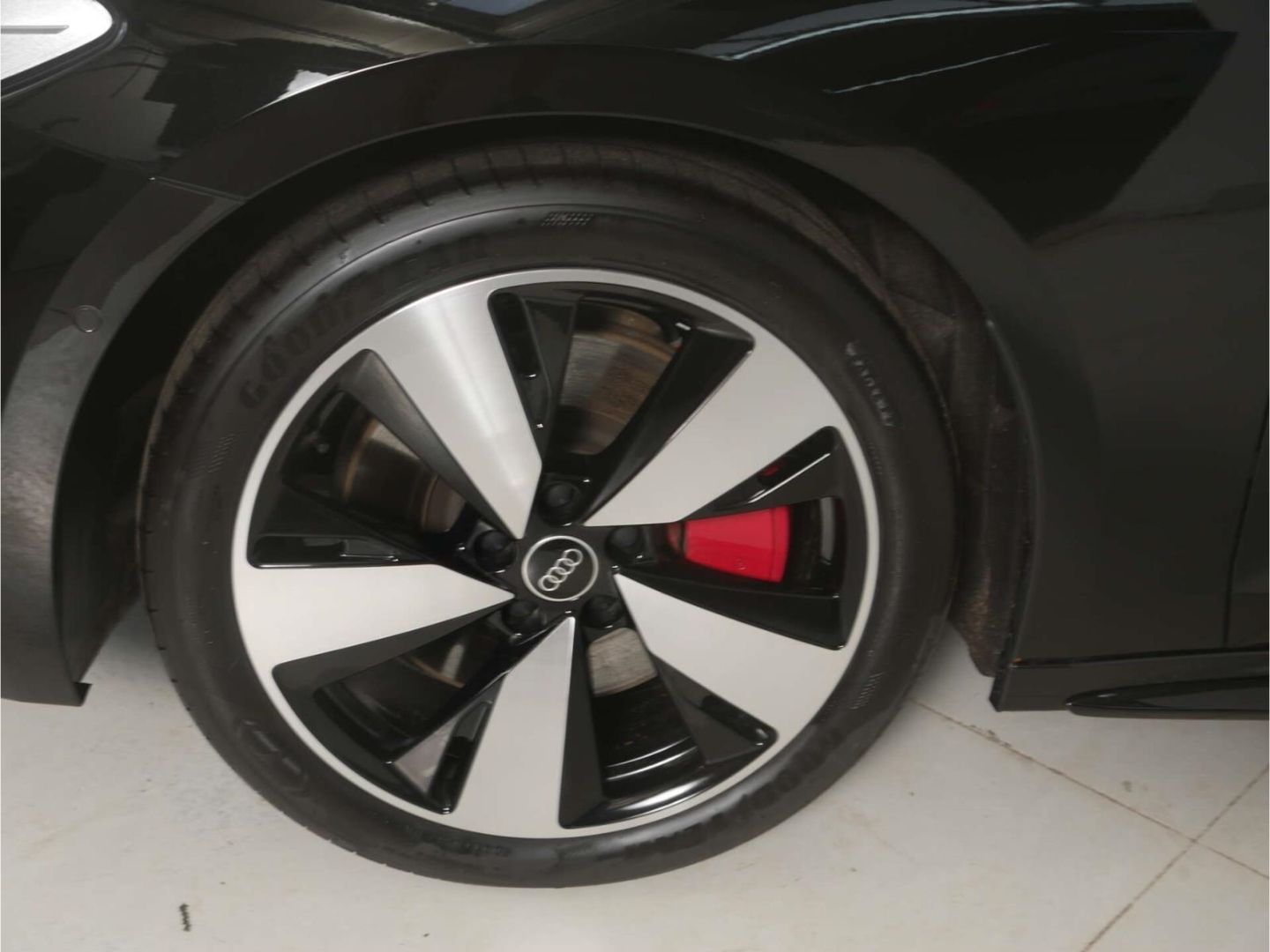 Audi A5 Avant e-hybrid quattro S line AHK/P-Dach/19''