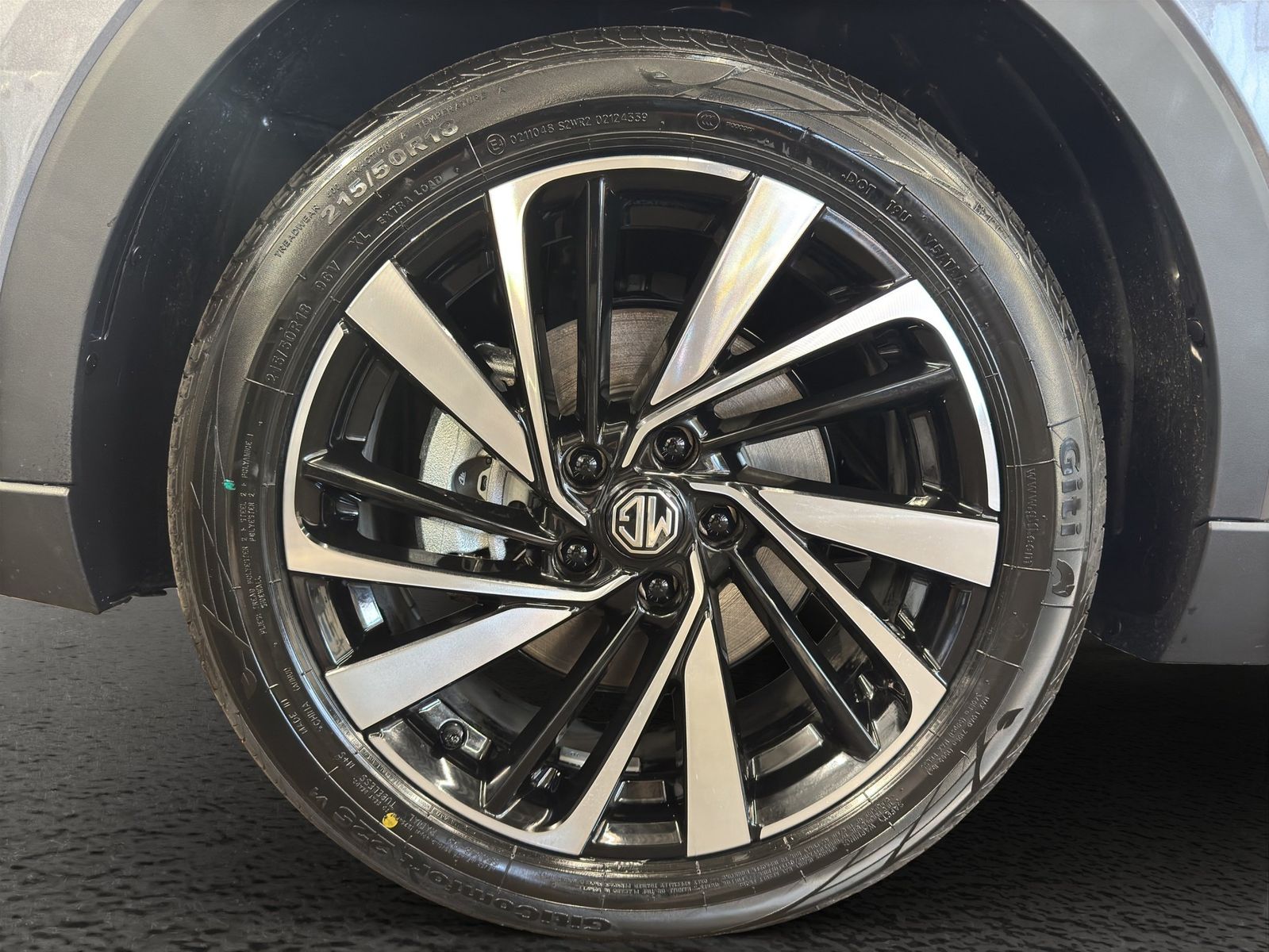 MG ZS Luxury 1.5 Hybrid+ Autom LED ACC RFK SHZ PDC