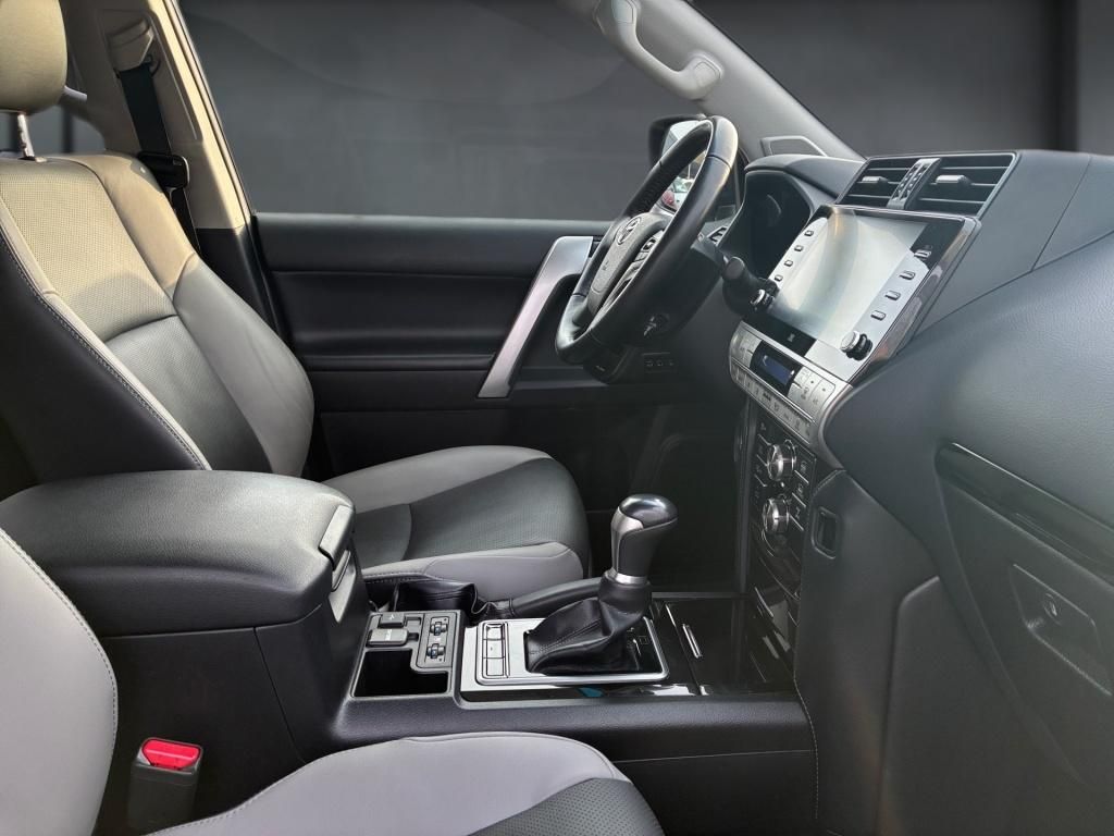 Toyota Land Cruiser 2.8 D4-D TEC Edition AHK PANO JBL B