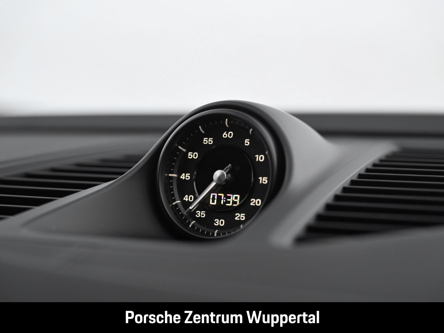 Porsche Macan 4 LED-Matrix Surround-View Abstandstempoma