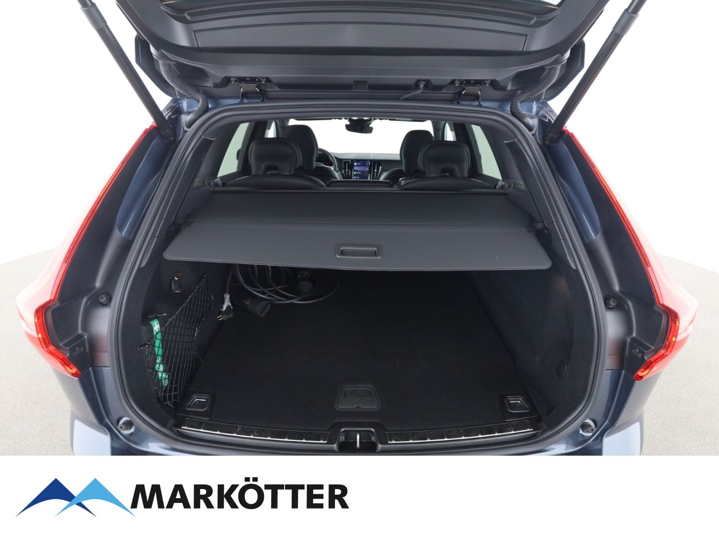 Volvo XC60 T6 Recharge Plug-In Hybrid AWD Plus Dark - Samsaru's Car Outlet