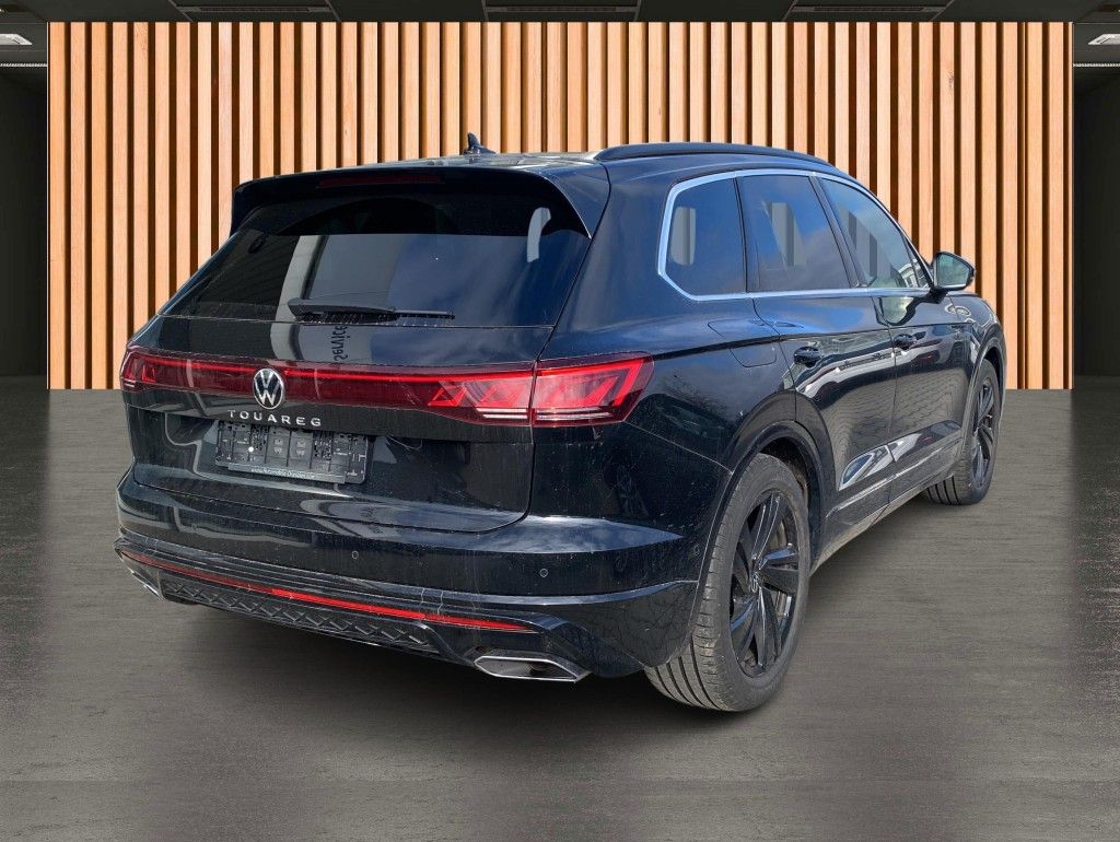 Volkswagen Touareg 3.0 TDI 4Motion R-Line - Samsaru's Car Outlet