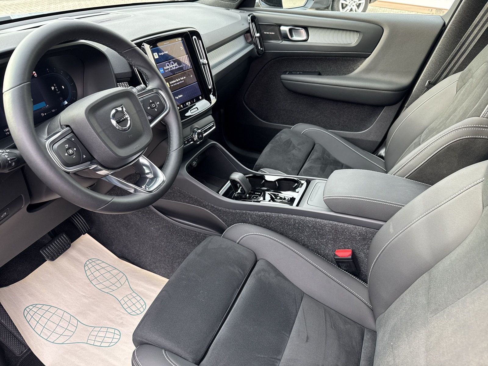 Volvo XC40 B3 Plus Dark 2WD !! 360°+ACC+BLIS+FSH !!