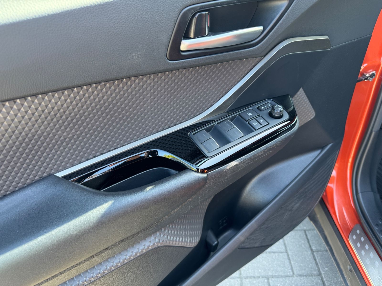 Toyota C-HR Hybrid Orange Edition - Samsaru's Car Outlet