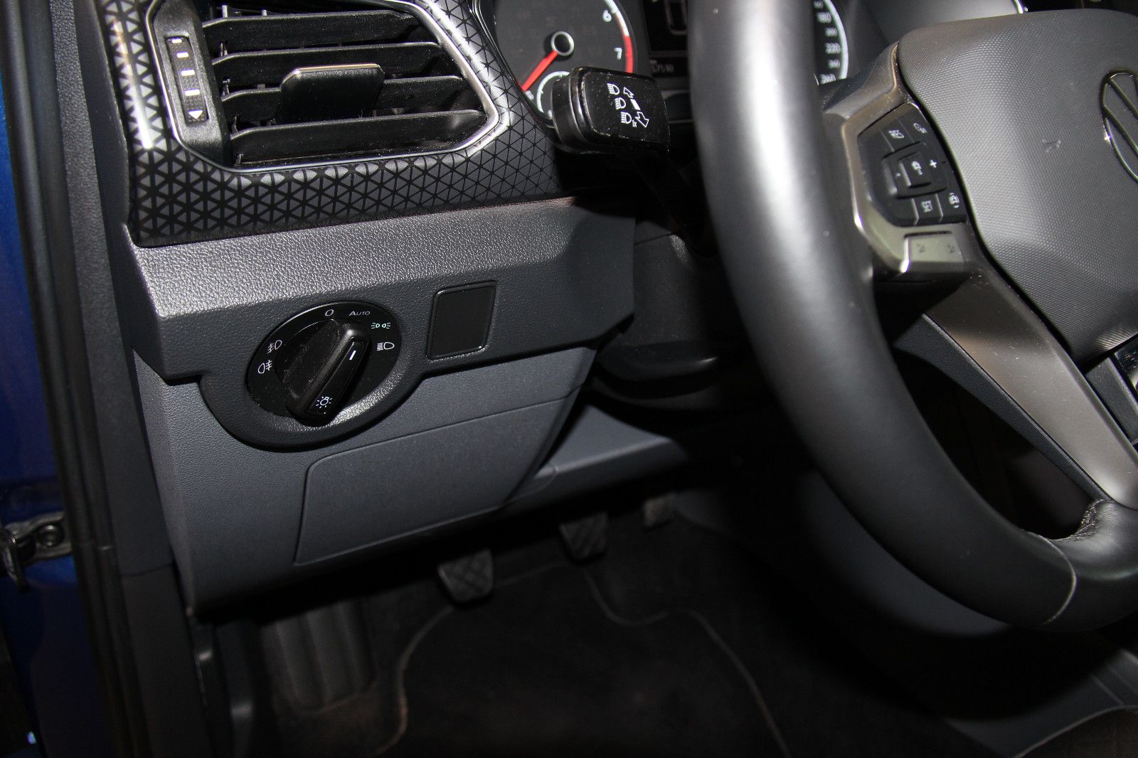 Volkswagen T-Cross Style - Samsaru's Car Outlet