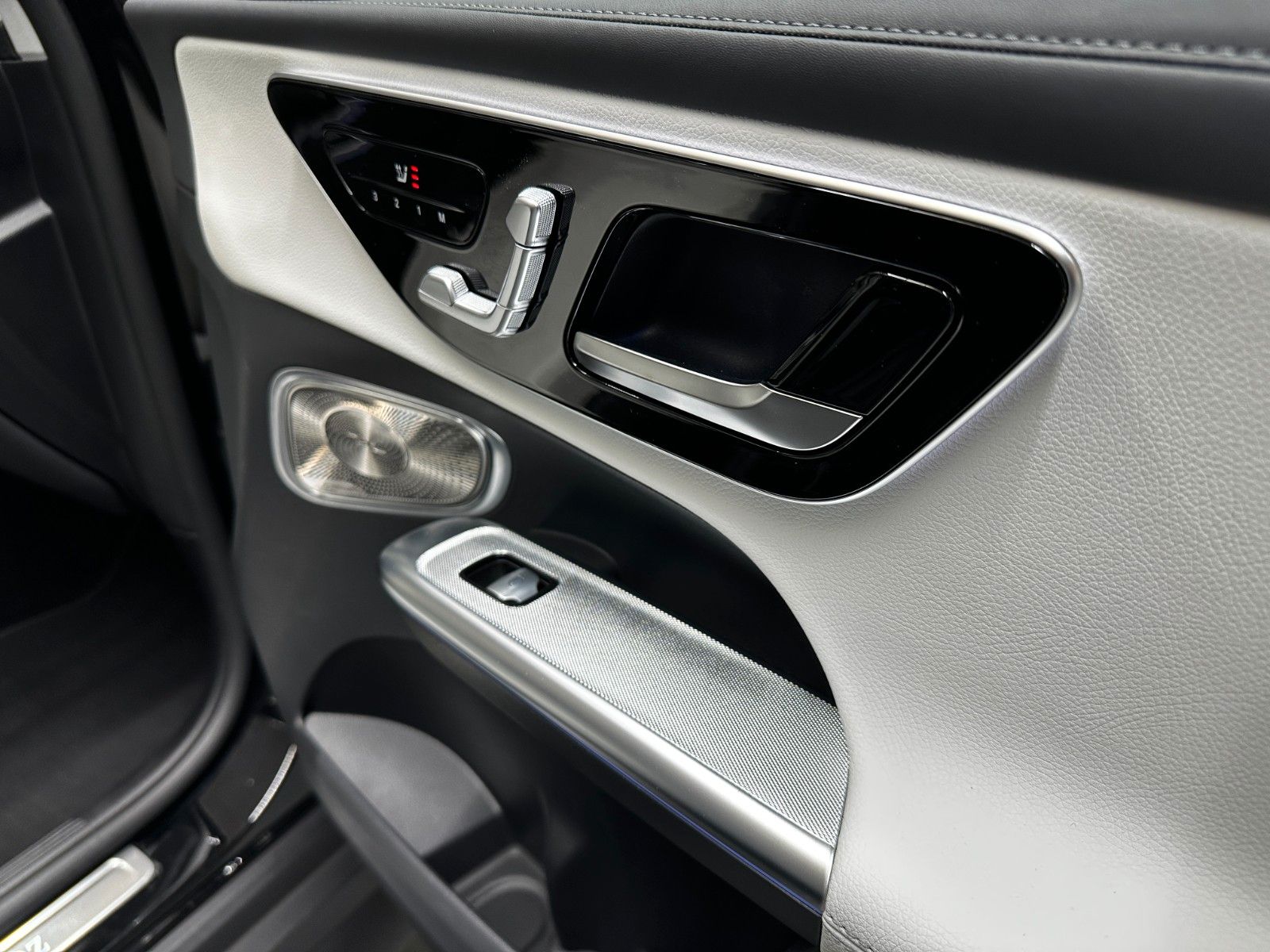 Mercedes-Benz GLC200 AMG LINE 4M *1.HAND*BURMESTER*PANO*360°*