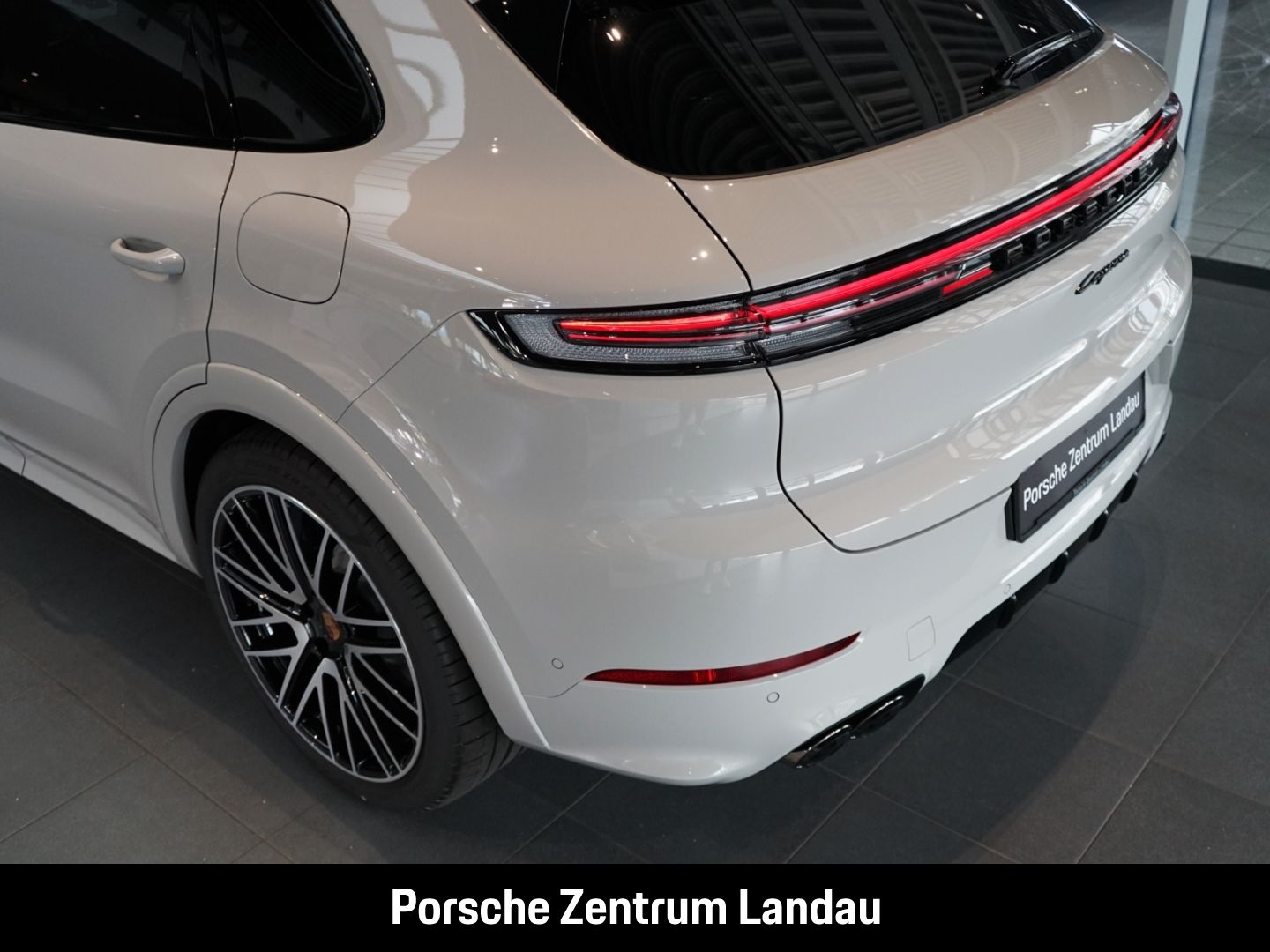 Porsche Cayenne E-Hybrid Burmester InnoDrive Head-Up