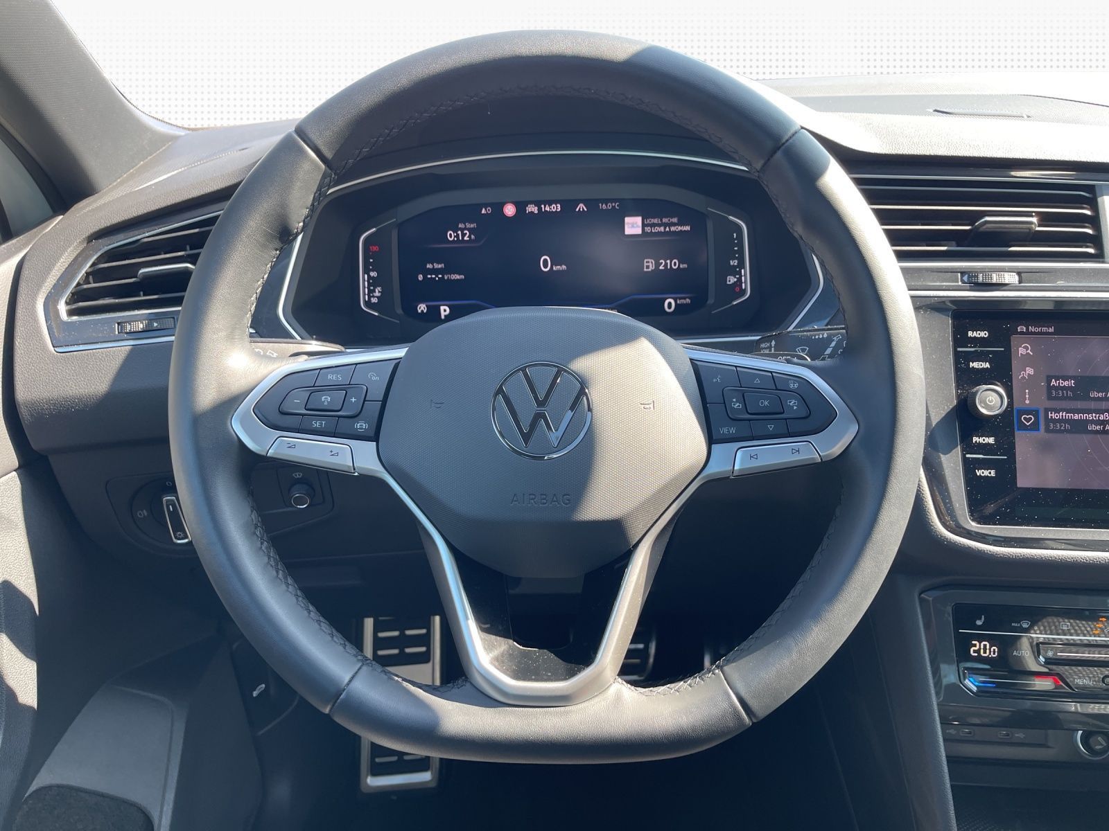 Volkswagen Tiguan Life 1.5 TSI - Samsaru's Car Outlet