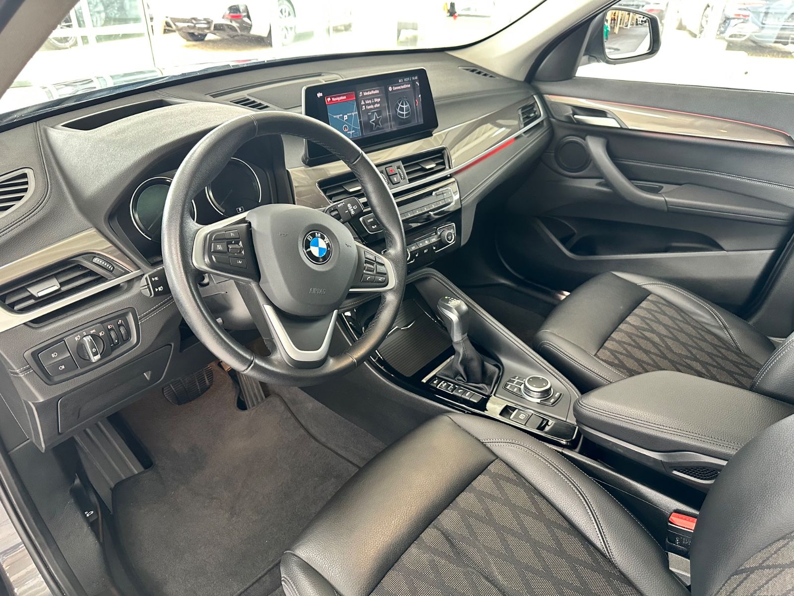 BMW X1 xDrive 25e xLine PLUS - Samsaru's Car Outlet