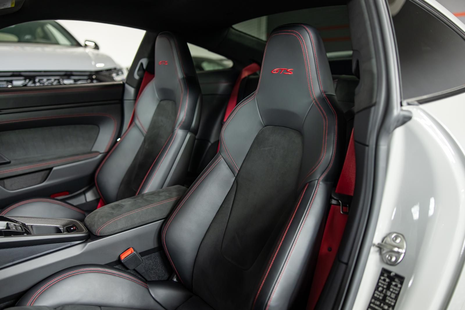 Porsche 911 Carrera 4 GTS Coupe PDLS+ BOSE PANO AERO-KIT