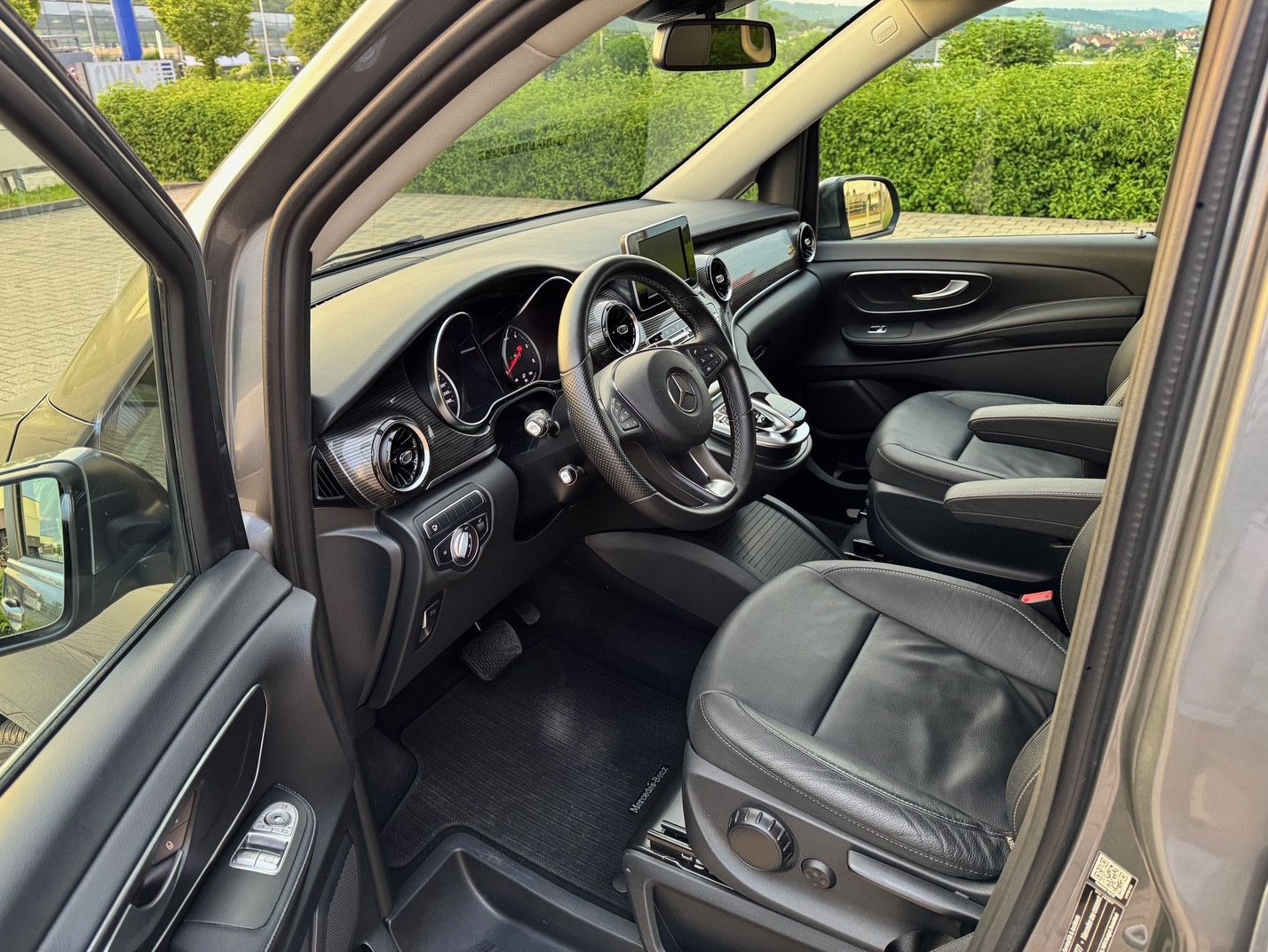 Mercedes-Benz V 220 V-Klasse Long - Samsaru's Car Outlet