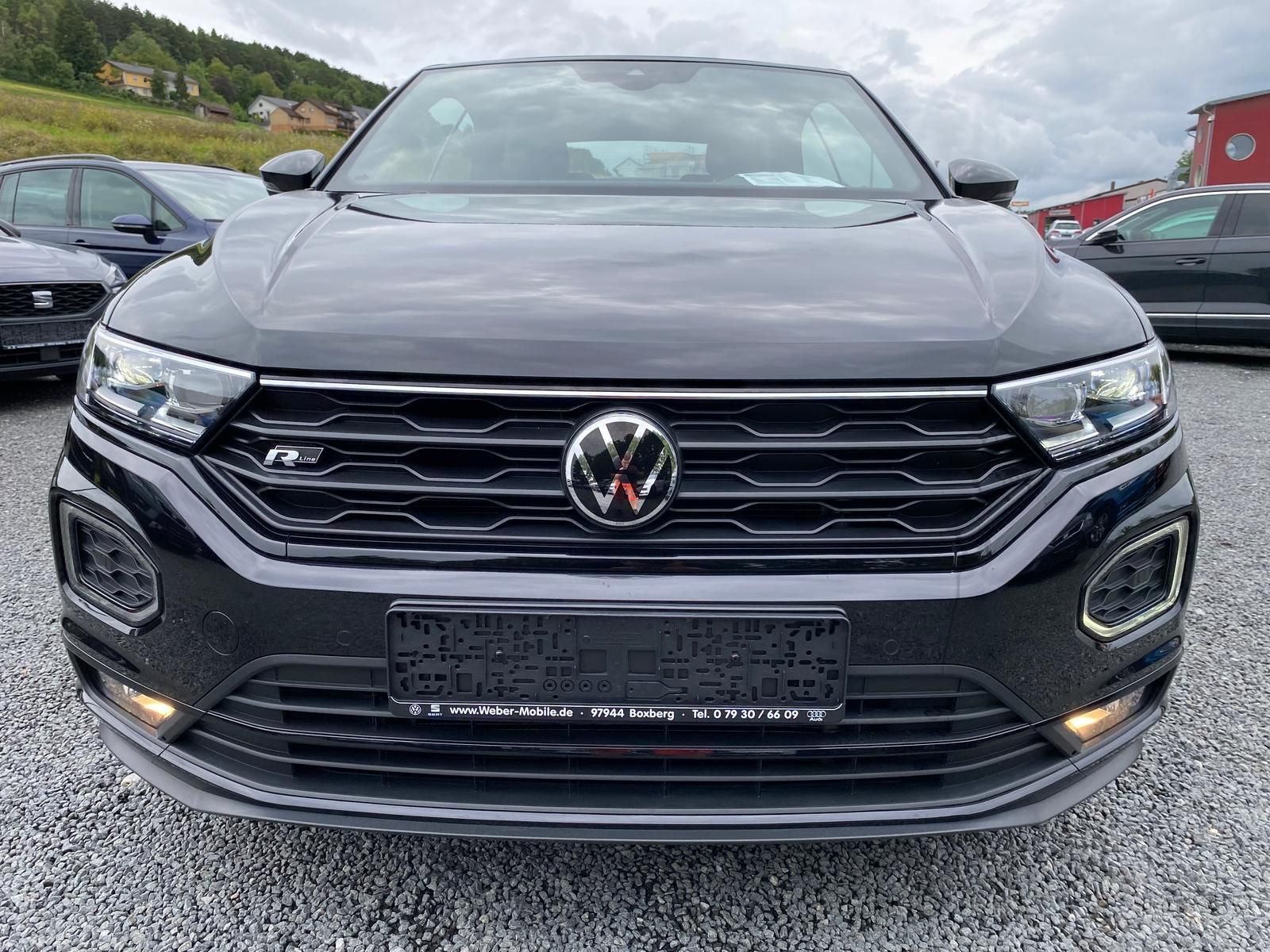 Volkswagen T-Roc R-Line - Samsaru's Car Outlet