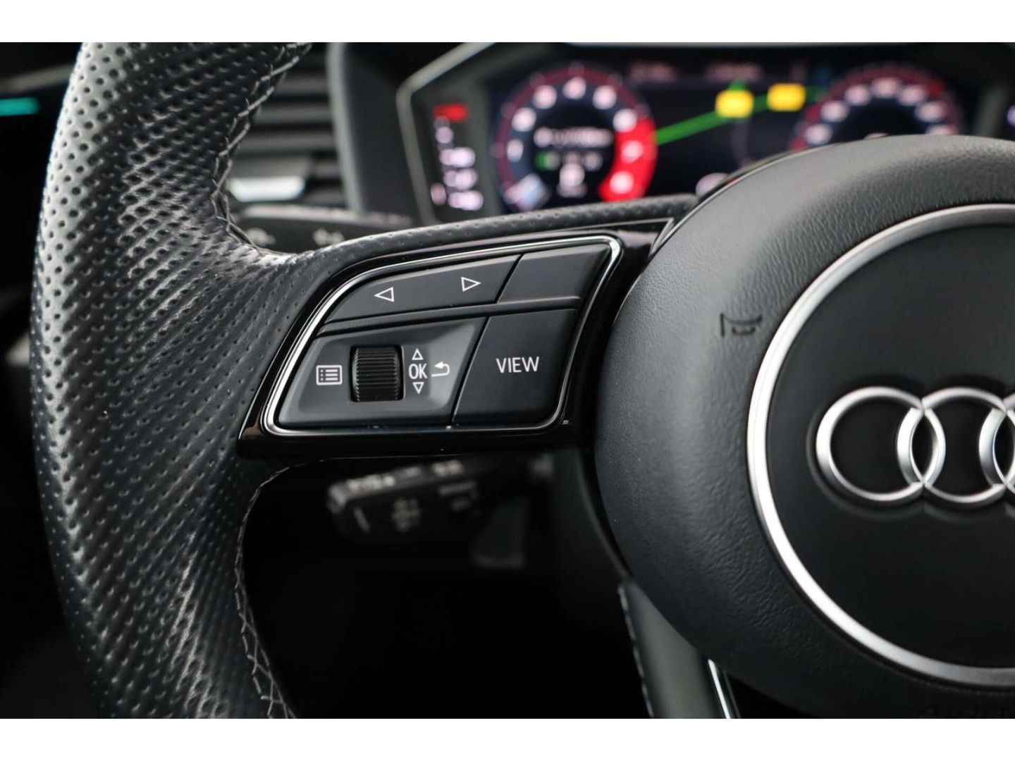 Audi A1 Sportback 40 TFSI S line VC/NAV/SH/DAB/LED