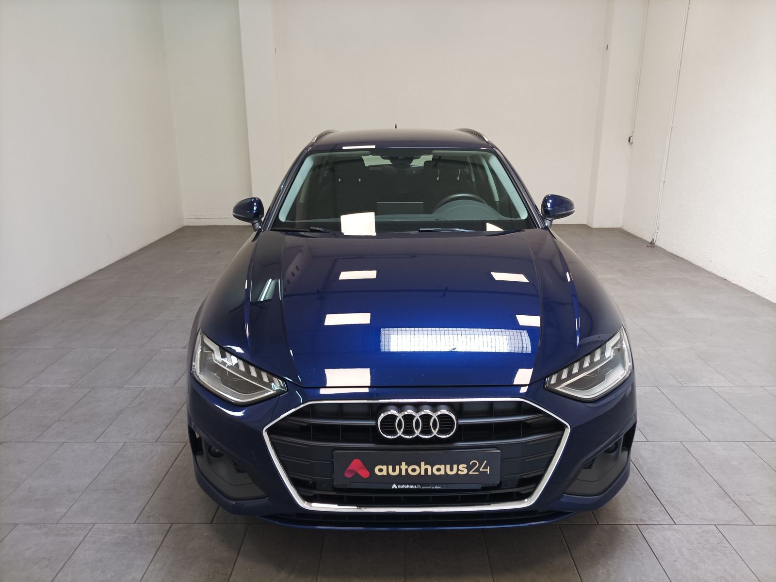 Audi A4 35 2.0 TDI Avant - Samsaru's Car Outlet