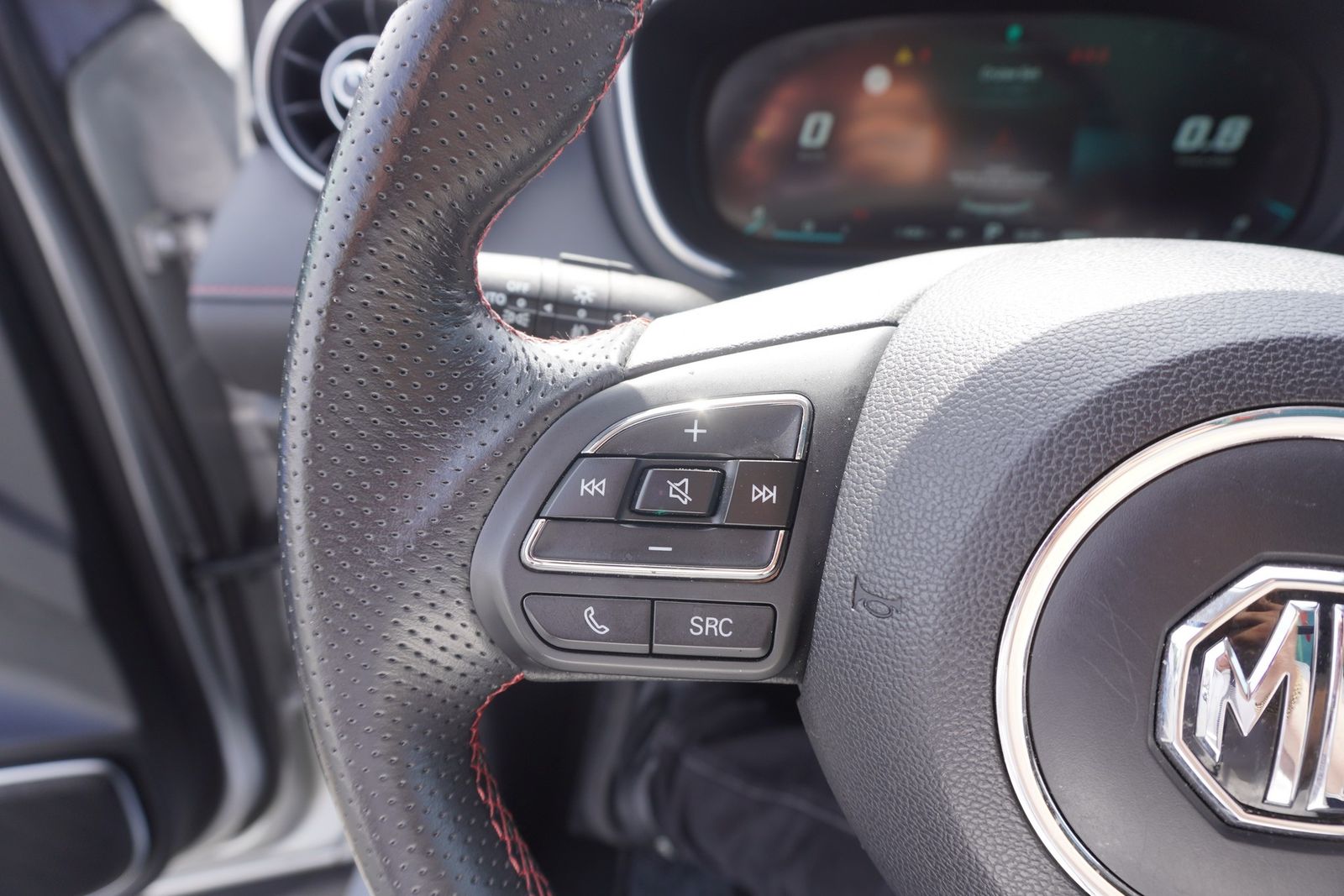 MG HS 1.5 T-GDI Luxury Aut. LED Navi Pano 360°