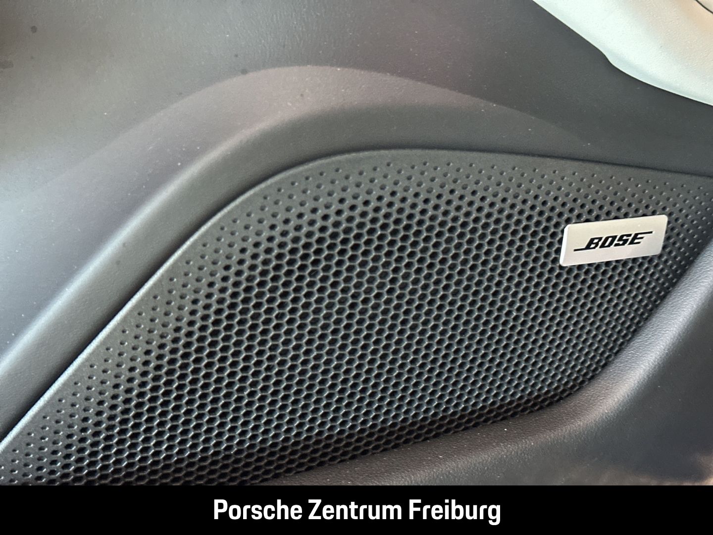 Porsche Taycan Turbo HA-Lenkung InnoDrive Head-Up BOSE