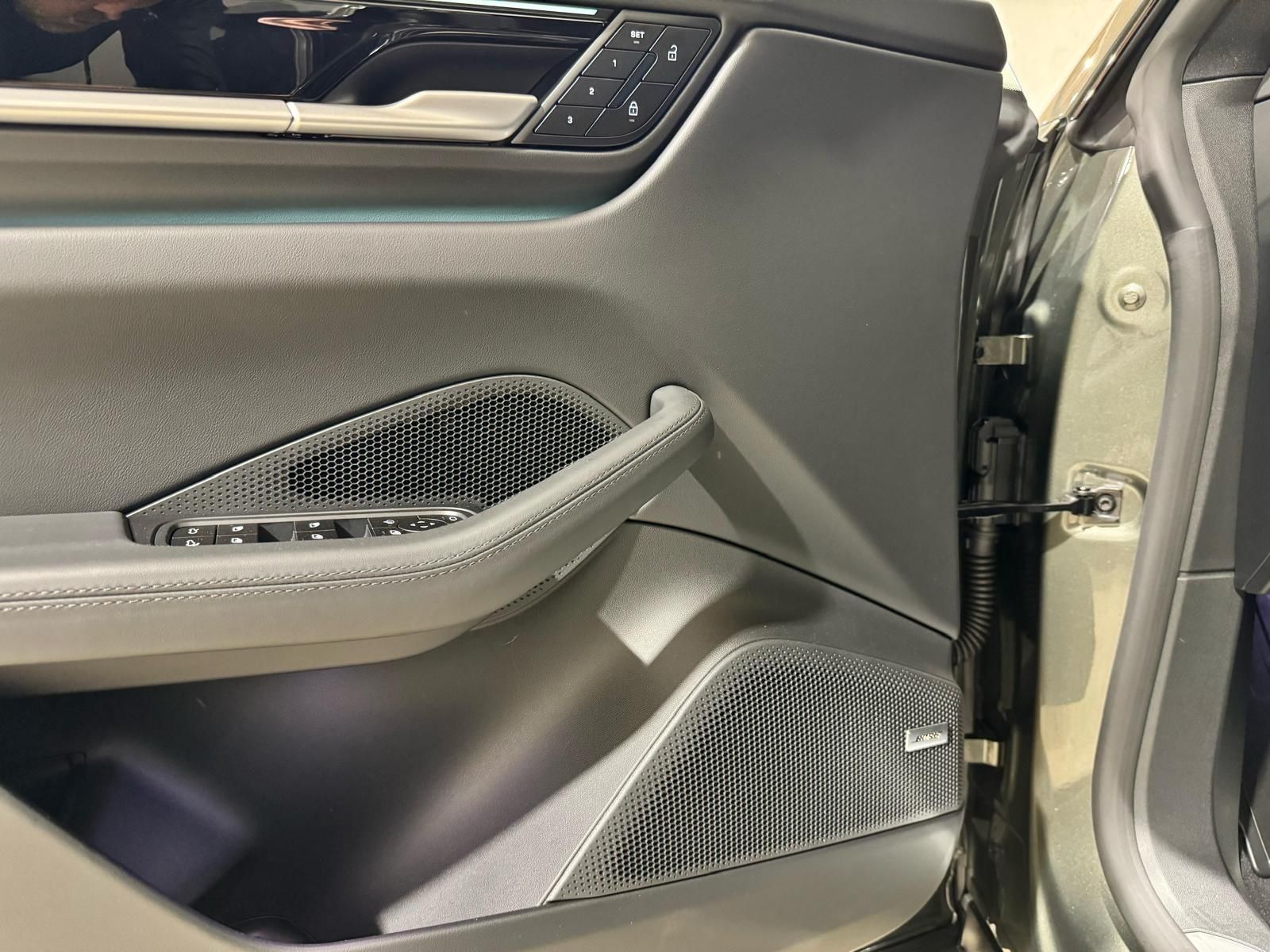 Porsche Macan Electric - Samsaru's Car Outlet