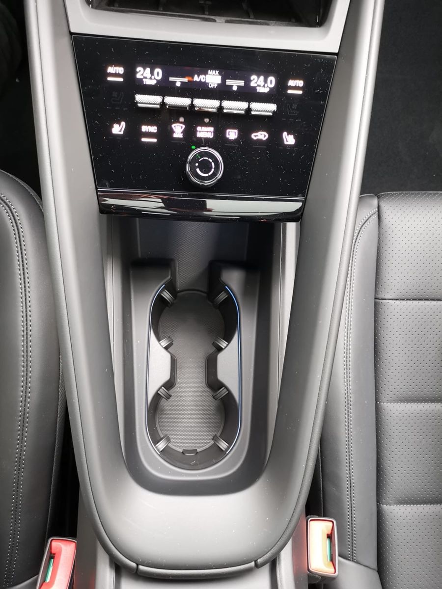 Porsche Macan - Samsaru's Car Outlet