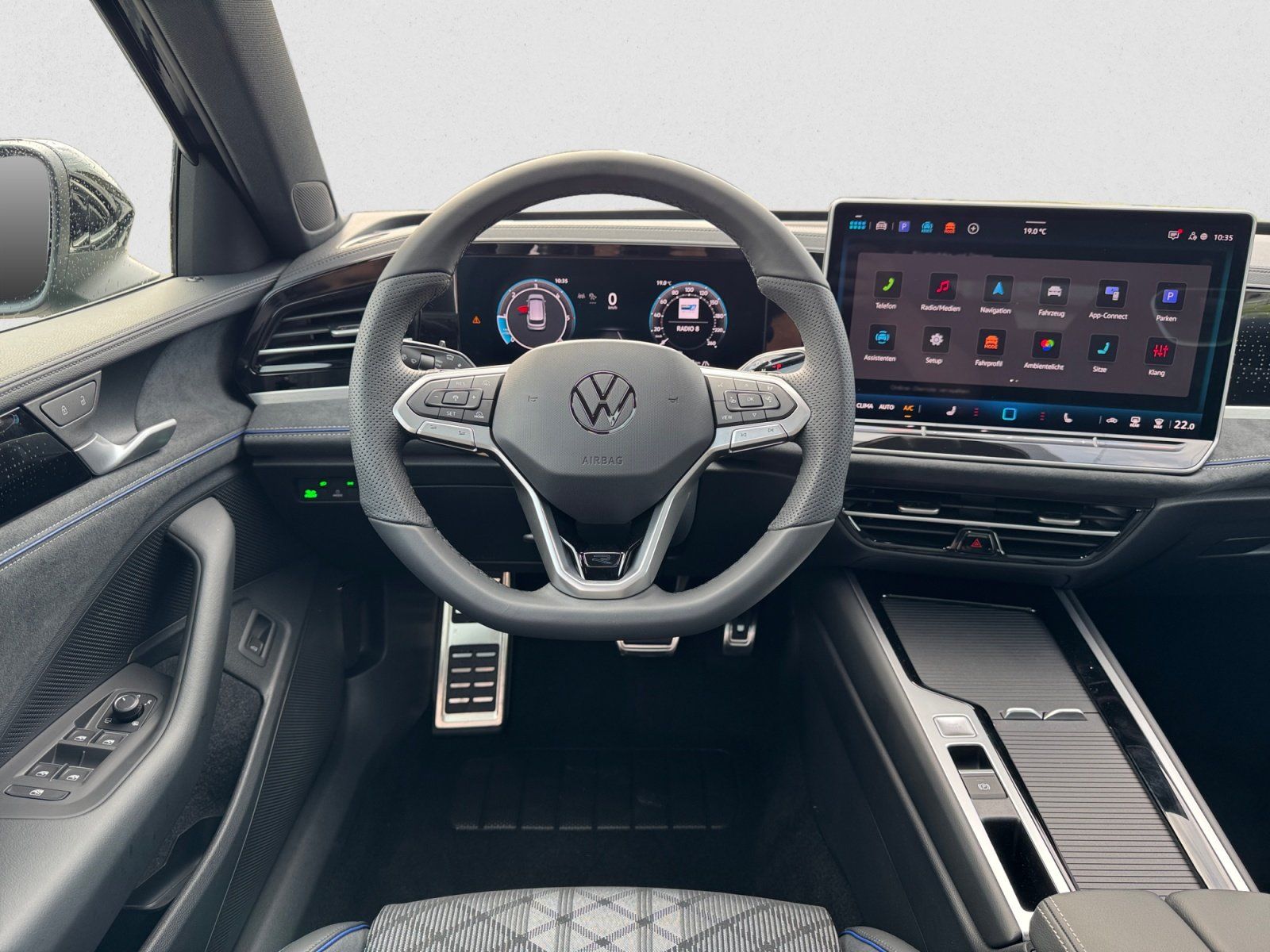 Volkswagen Passat Variant R-Line TDI DSG 4Motion|AHK|PANO|A