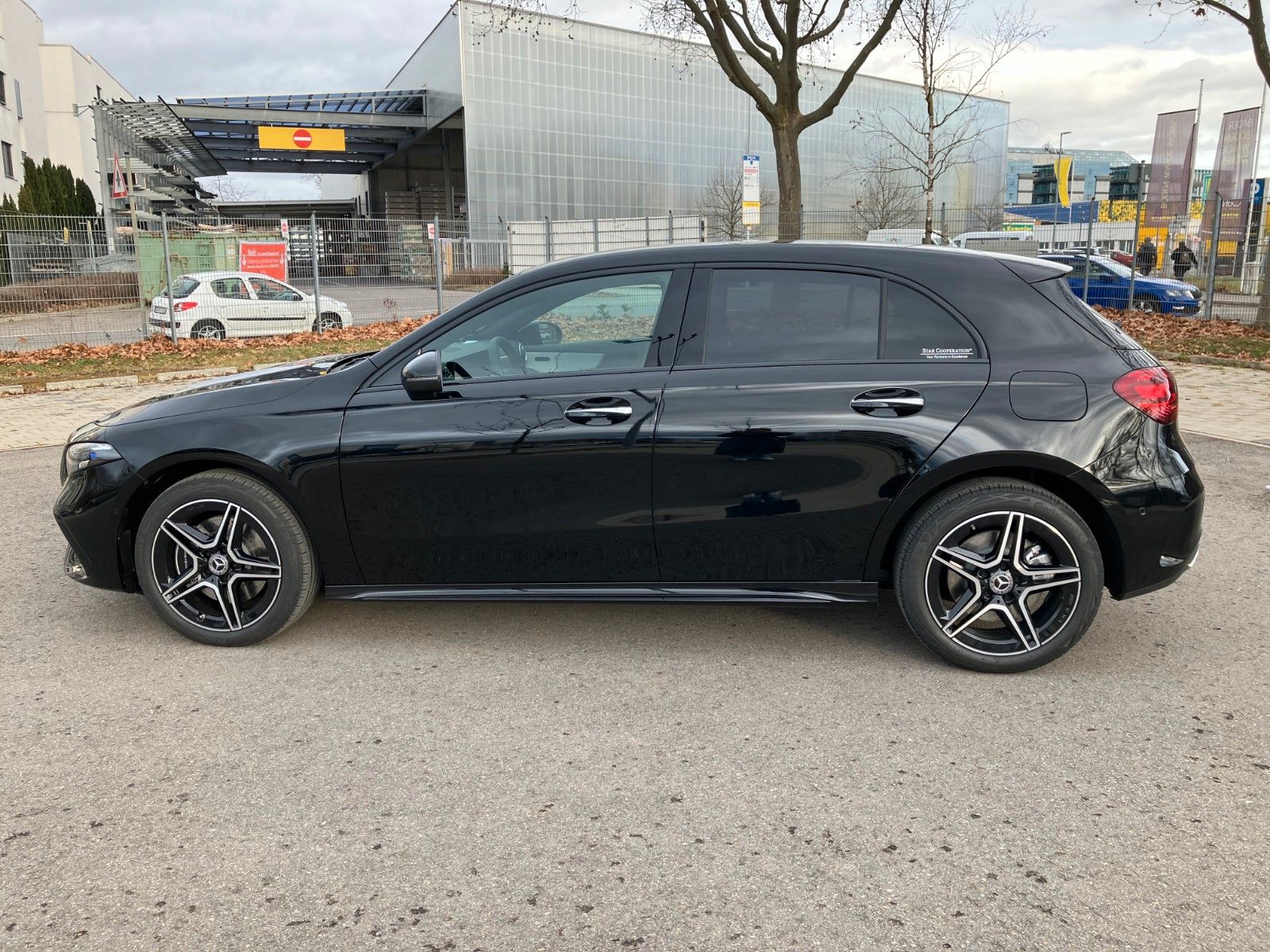 Mercedes-Benz A 250 e AMG LINE - Samsaru's Car Outlet