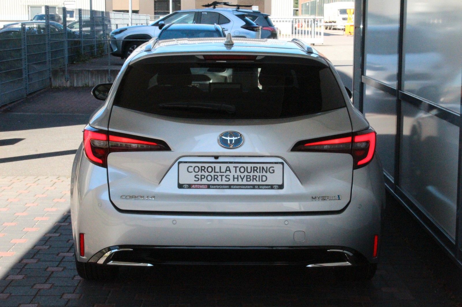 Toyota Corolla TS 2.0 Hybrid Team - Samsaru's Car Outlet