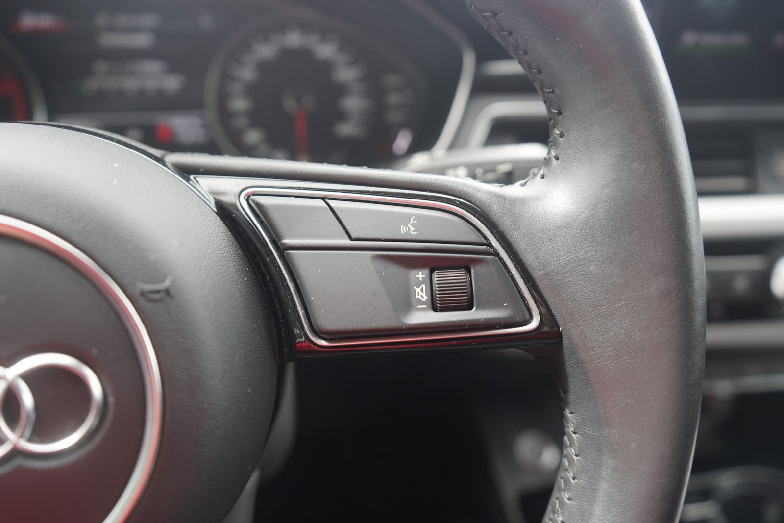 Audi A4 2.0 TDI Avant - Samsaru's Car Outlet