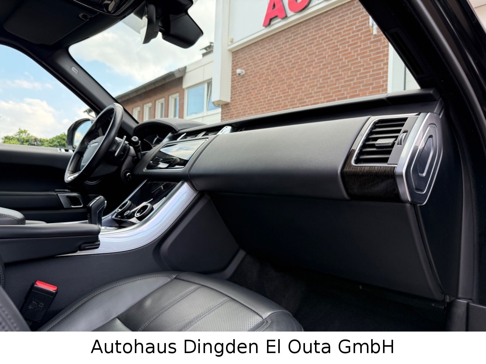 Range Rover Sport HSE 3.0 SDV6 Dynamic - Samsaru's Car Outlet