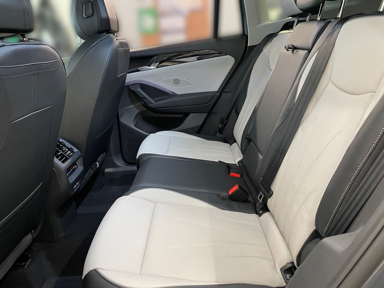 Volkswagen Tiguan 1.5 TSI eHybrid Elegance *AHK*NAVI*