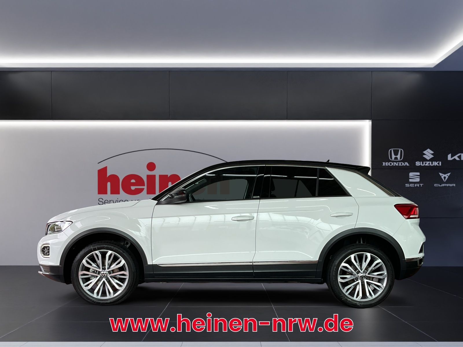 Volkswagen T-Roc 1.5 TSI DSG Active - Samsaru's Car Outlet
