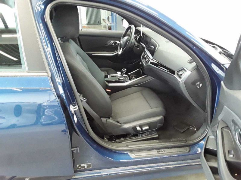 BMW 330 e Touring Advantage - Samsaru's Car Outlet