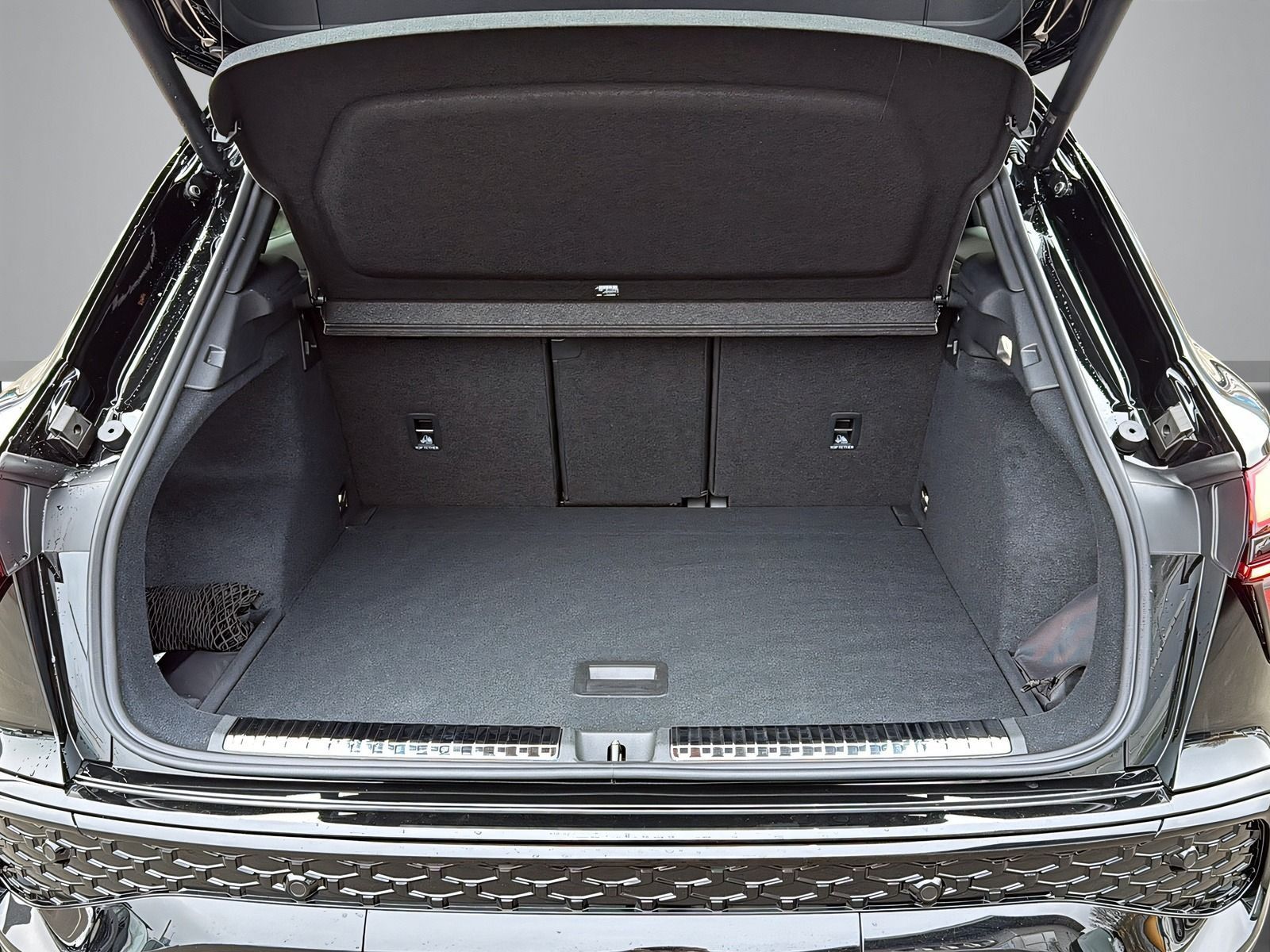 Audi Q3 TFSI KAMERA+TECH PLUS+AHK+ACC+BT+S-LINE+