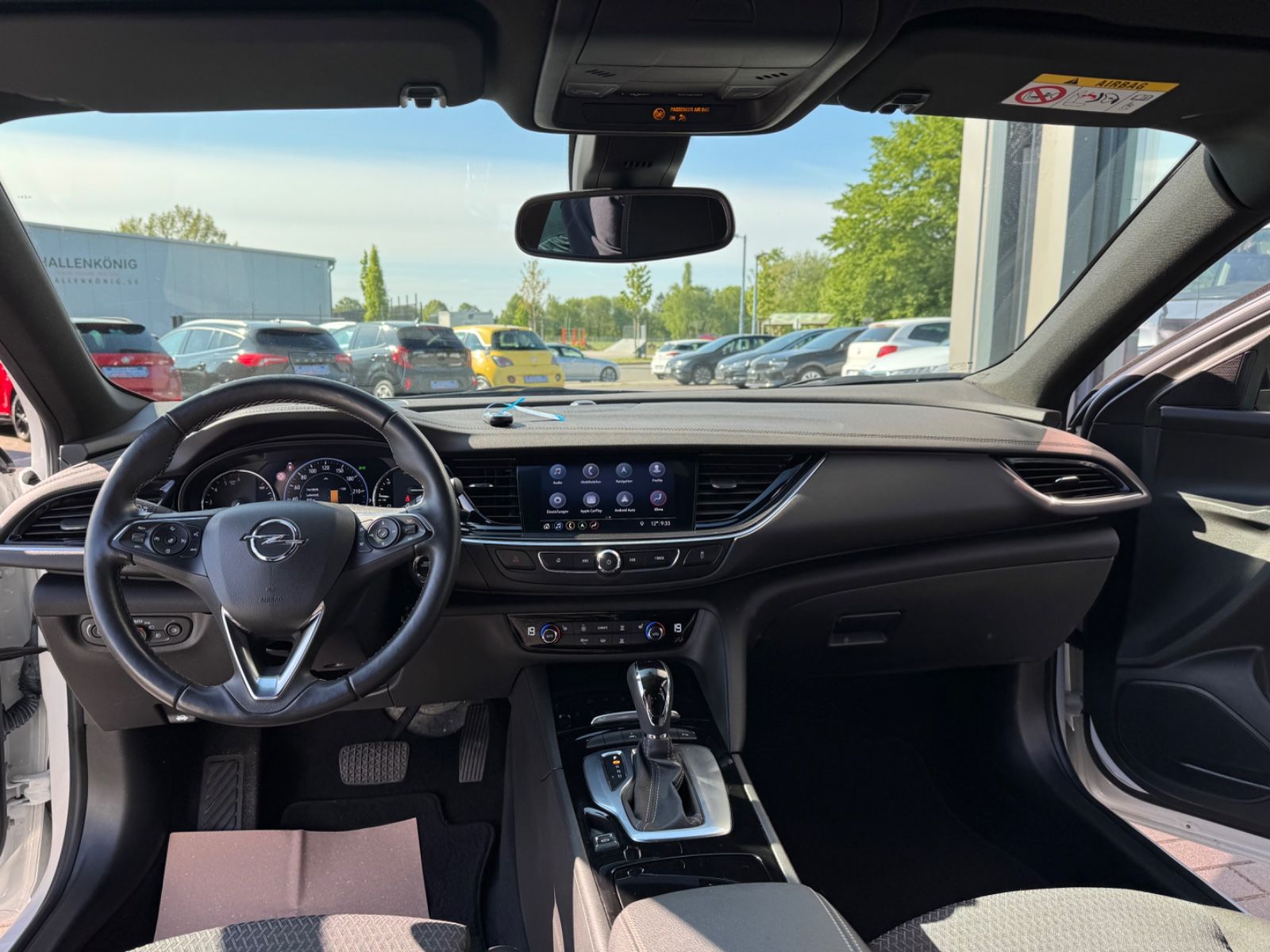 Opel Insignia B Sports Tourer Business - Samsaru's Car Outlet