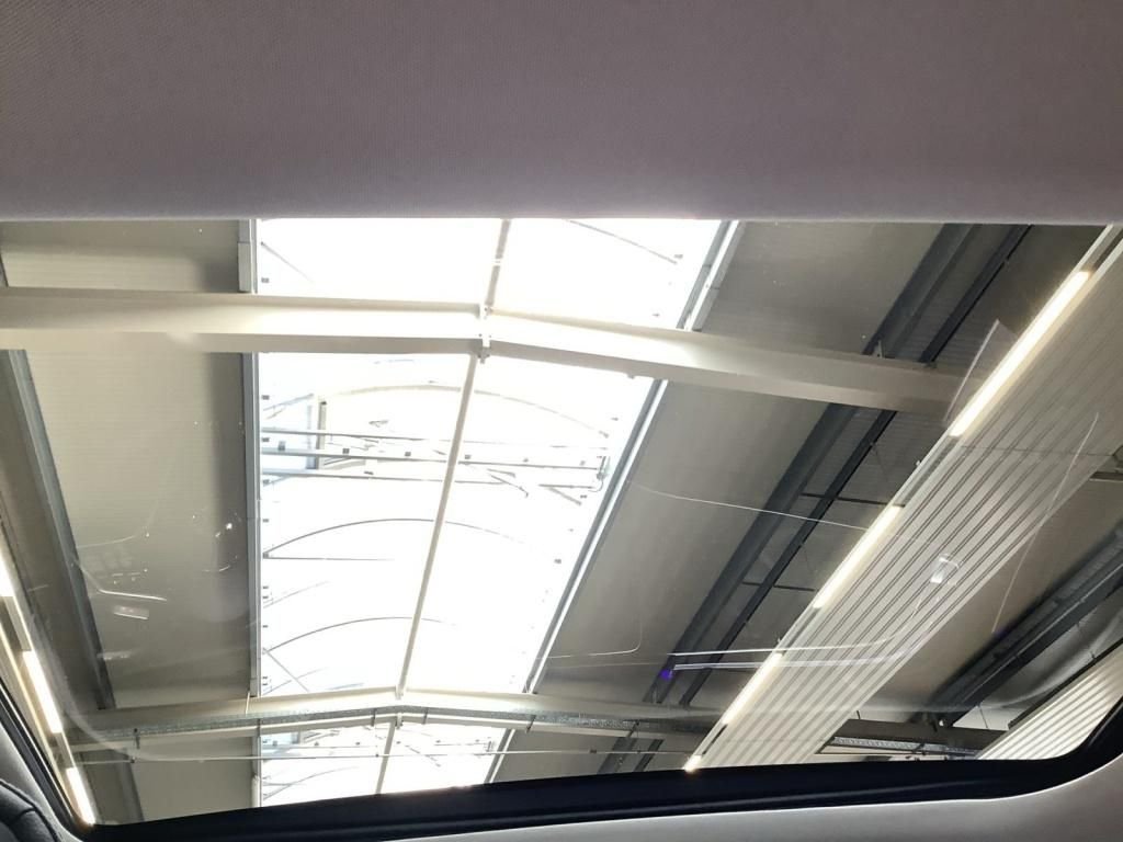 Mercedes-Benz E 200 Avantgarde - Samsaru's Car Outlet