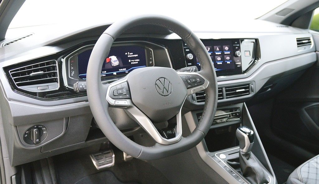 Volkswagen Taigo 1.5 TSI DSG R-Line - Samsaru's Car Outlet
