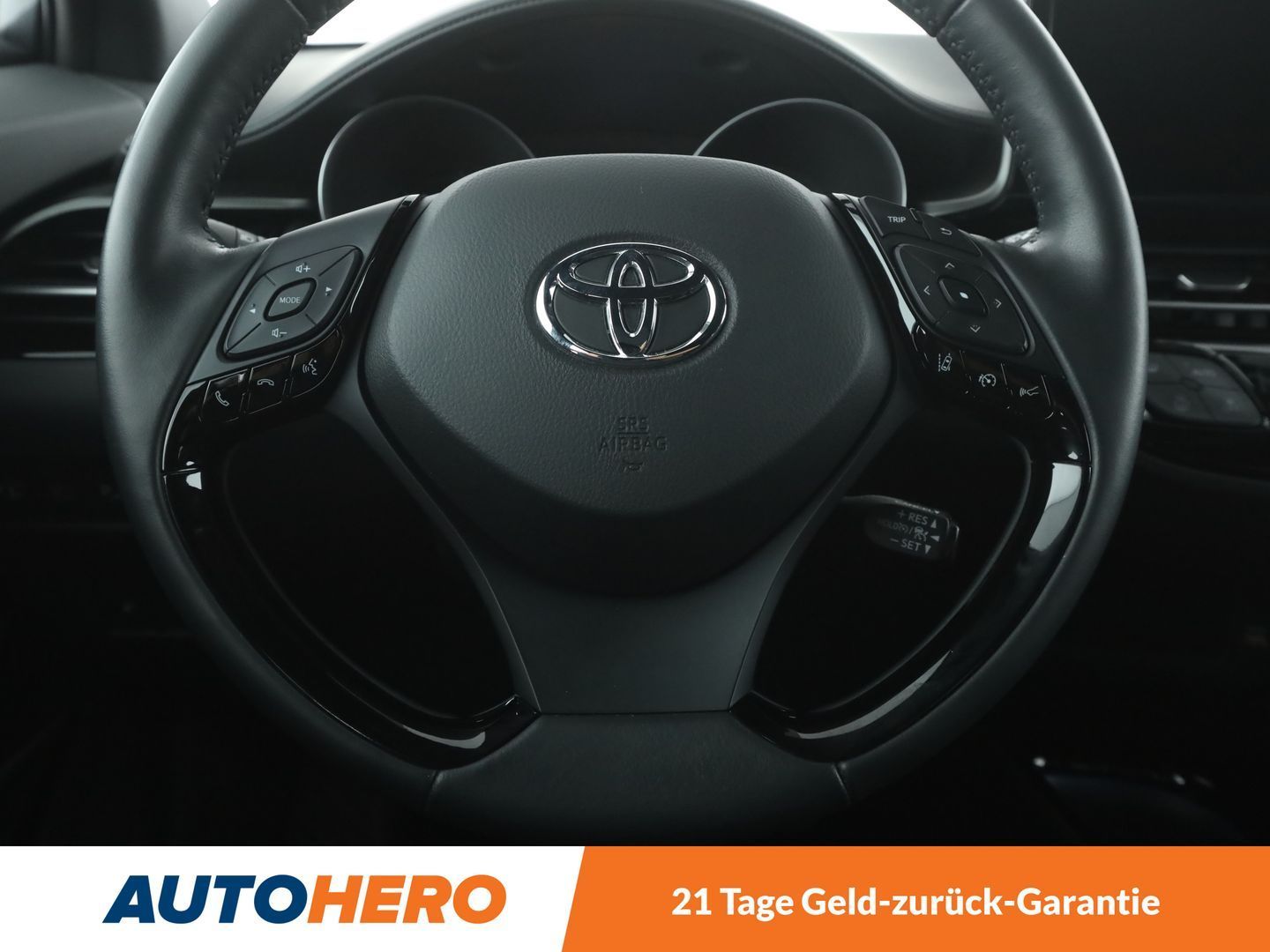 Toyota C-HR 2.0 Hybrid Team - Samsaru's Car Outlet