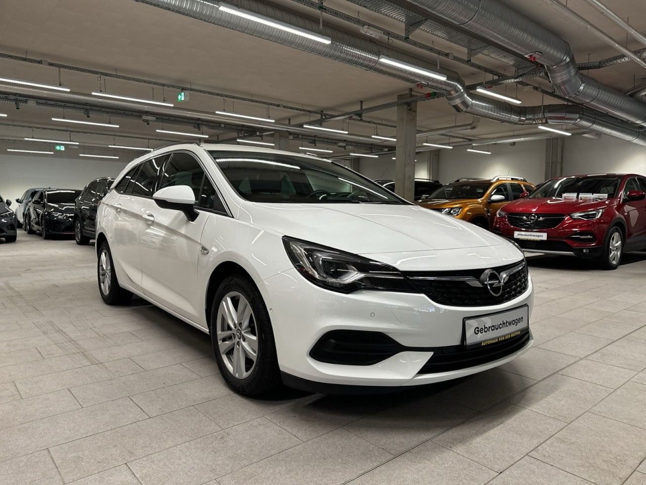 Opel Astra K Sports Tourer Business Elegance - Samsaru's Car Outlet