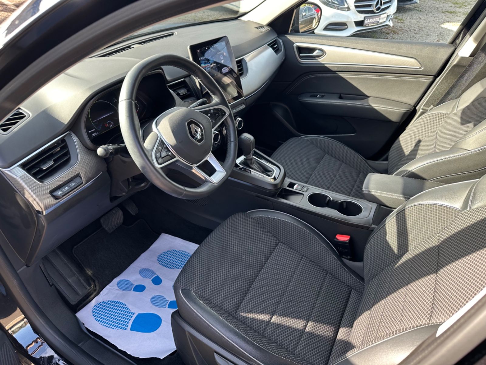 Renault Arkana E-Tech Intens - Samsaru's Car Outlet