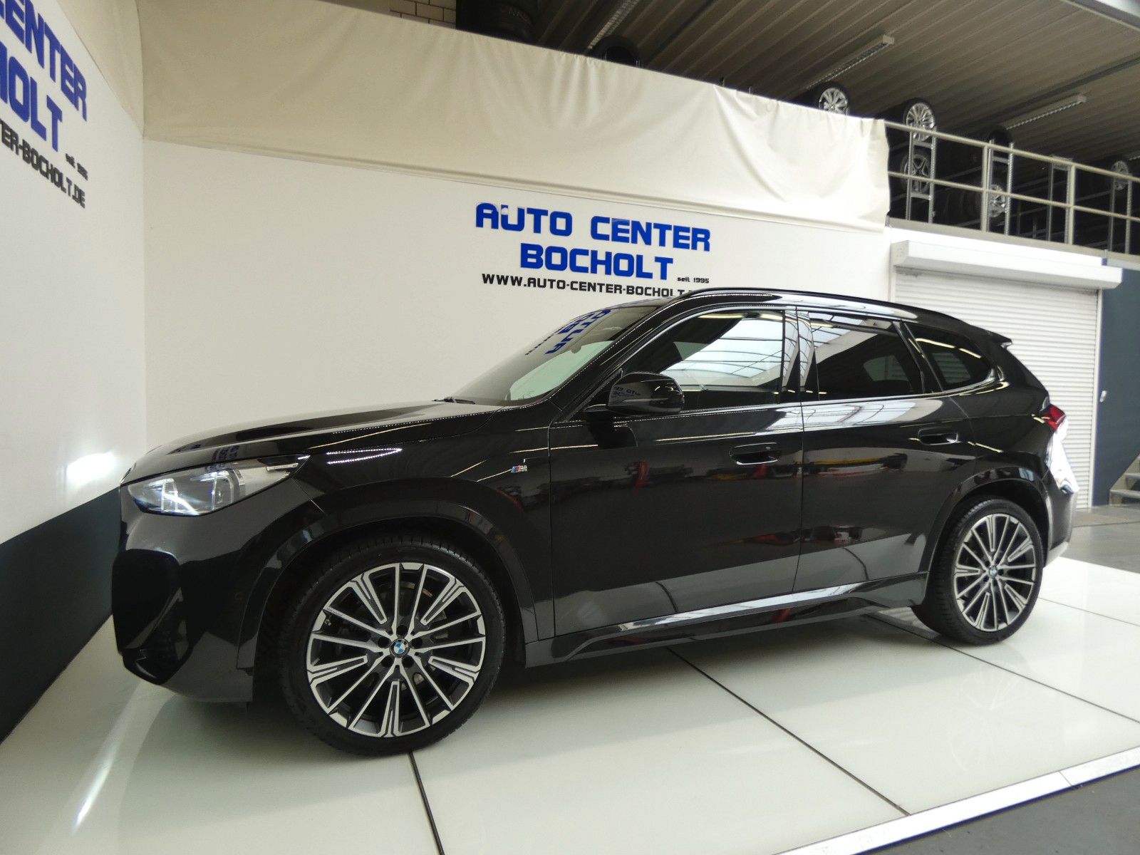 BMW X1 23d xDrive M Sportpaket - Samsaru's Car Outlet