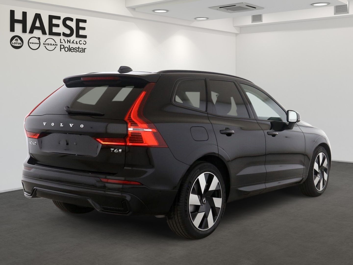 Volvo XC60 T6 Ultra Dark Recharge Plug-In Hybrid AWD - Samsaru's Car Outlet