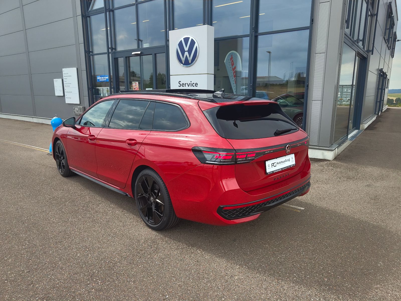 Volkswagen Passat R-Line 2.0 TSI 265PS 4MO/AHK/StHZ/DCC/ASG