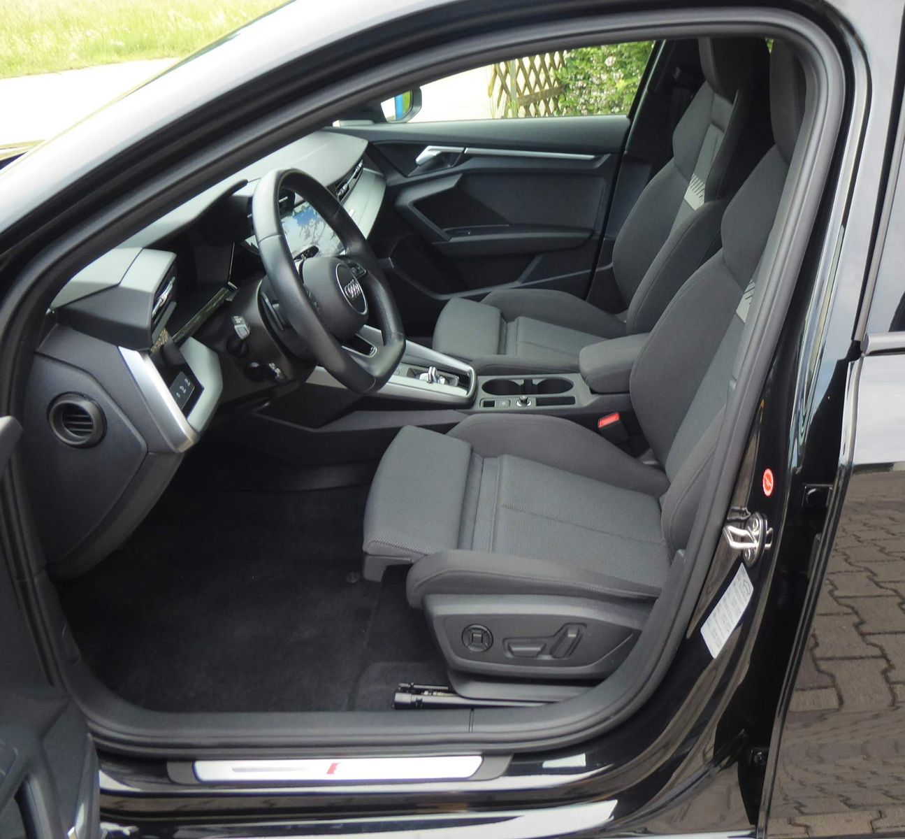 Audi A3 Sportback 45 TFSIe S-LINE/HEAD-UP/VIRTUAl/18"