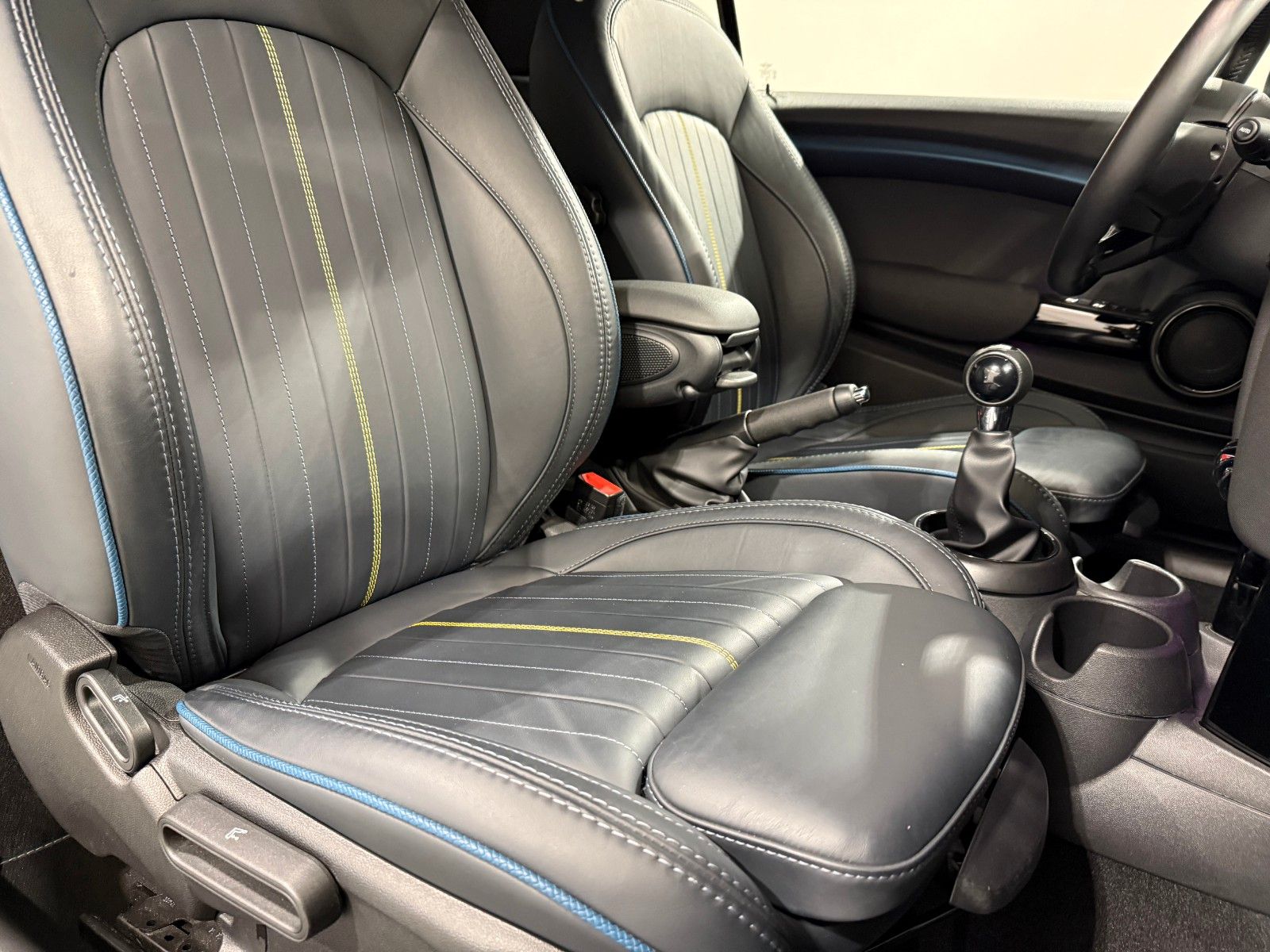 MINI Cooper S Cabrio Sidewalk - Samsaru's Car Outlet