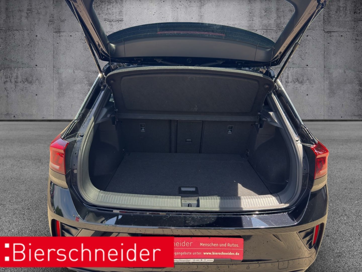 Volkswagen T-Roc 2.0 TDI DSG R-Line - Samsaru's Car Outlet