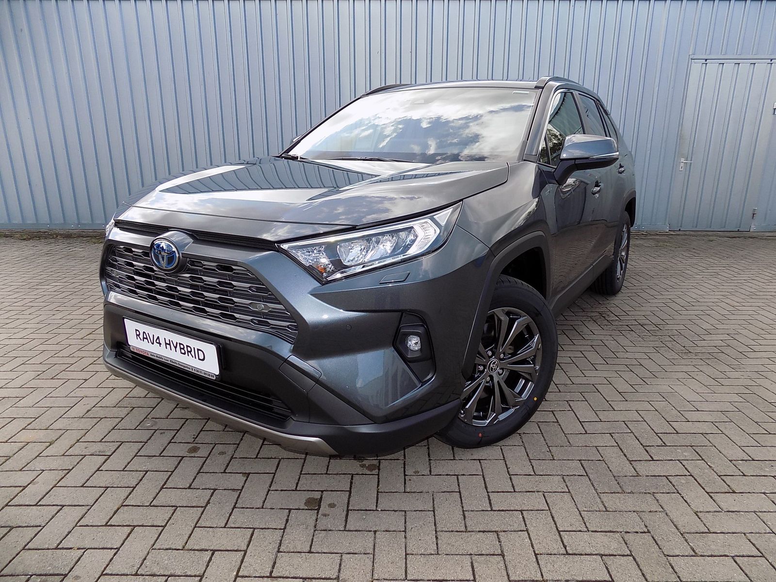 Toyota RAV4 2.5 l Hybrid 4x2 - Samsaru's Car Outlet