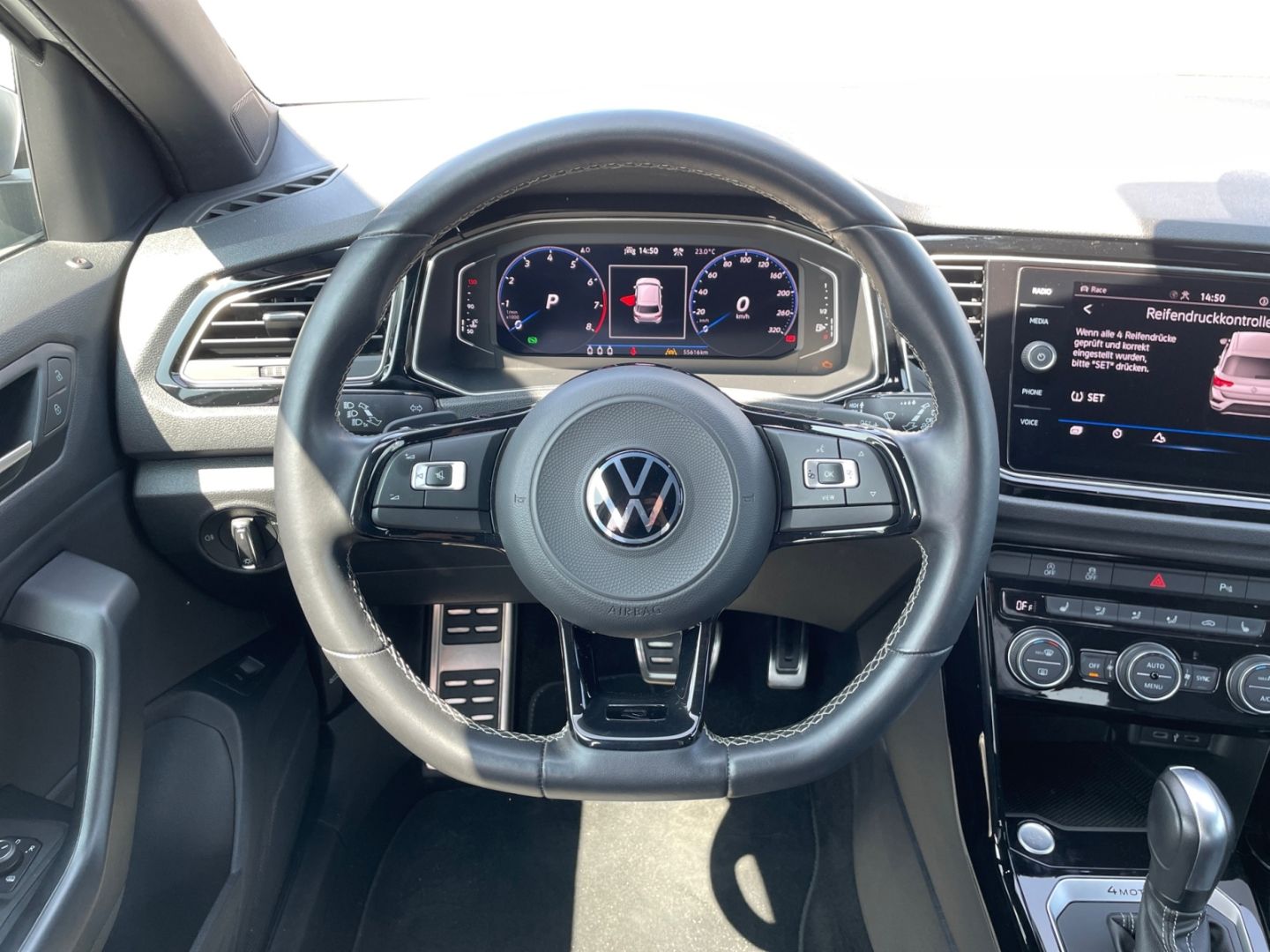 Volkswagen T-Roc R 2.0 TSI 4M DSG - Samsaru's Car Outlet